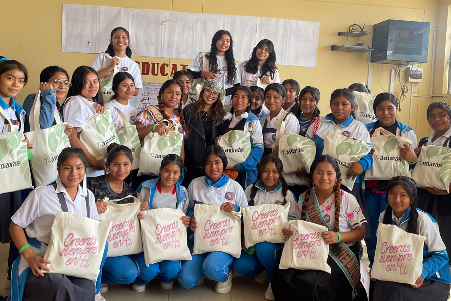 Amarás en alianza con CARE Perú para empoderar a las mujeres del futuro